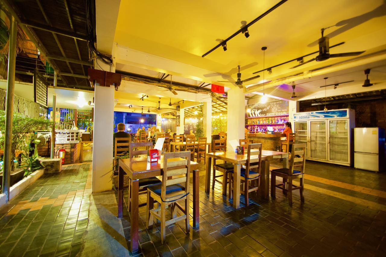 Naga Angkor Hostel Siem Reap Buitenkant foto